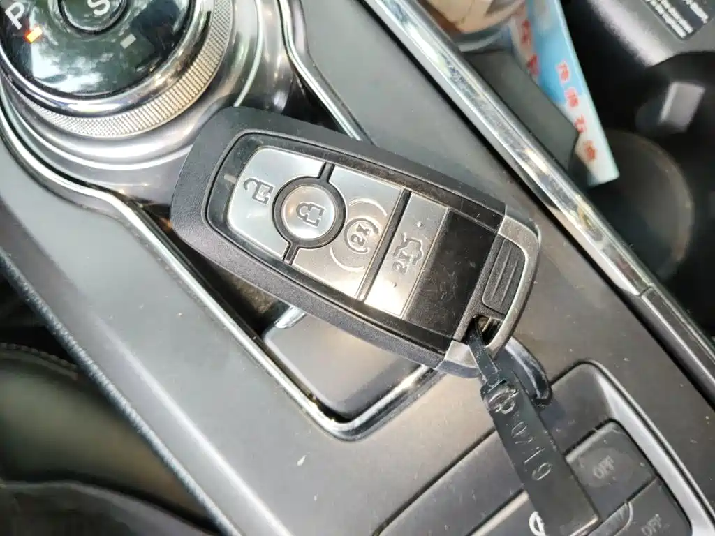 Ford Mondeo — миниатюра 9