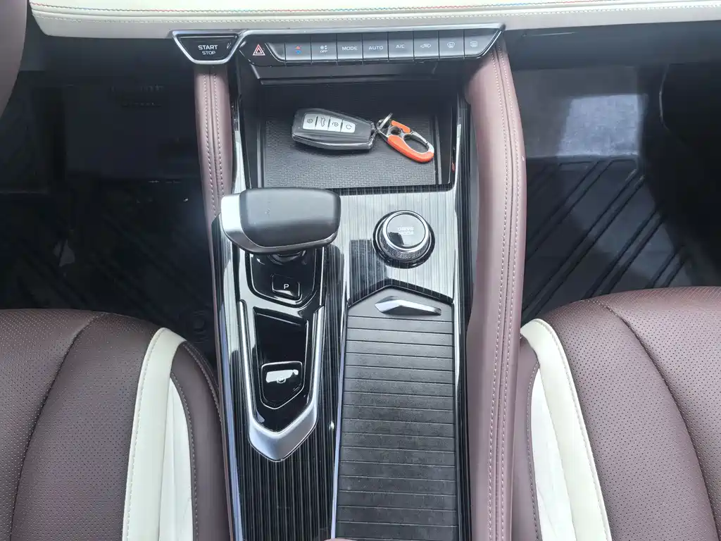 Geely Xingyue L — миниатюра 23