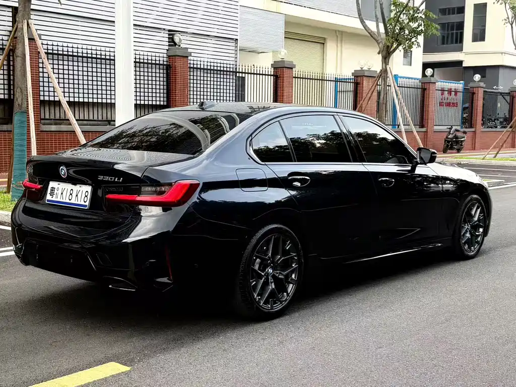 BMW 3 Series — миниатюра 4