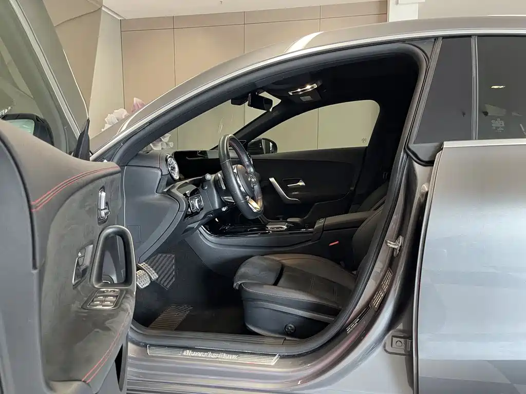 Mercedes-Benz CLA (Import) — миниатюра 17