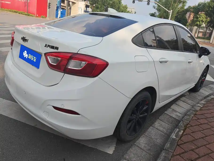 Chevrolet Cruze — миниатюра 3