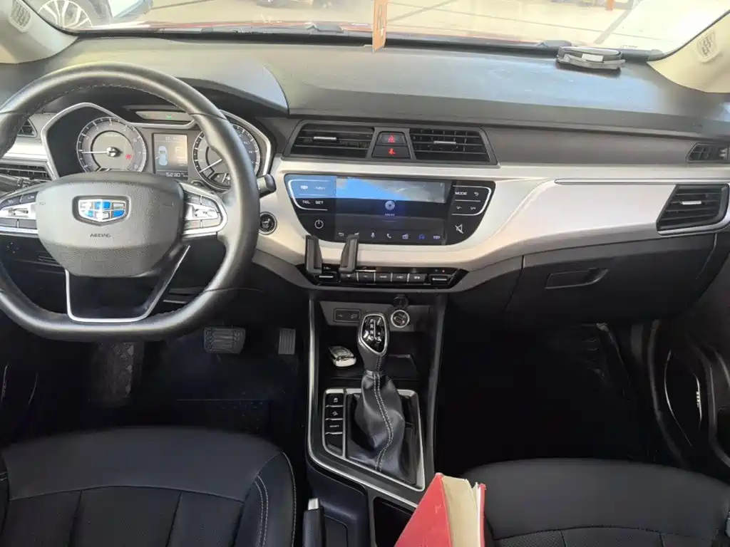 Geely Vision X3 — миниатюра 10