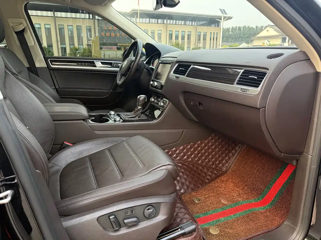 Volkswagen Touareg — миниатюра 12