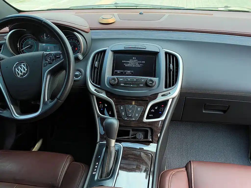 Buick LaCrosse — миниатюра 21