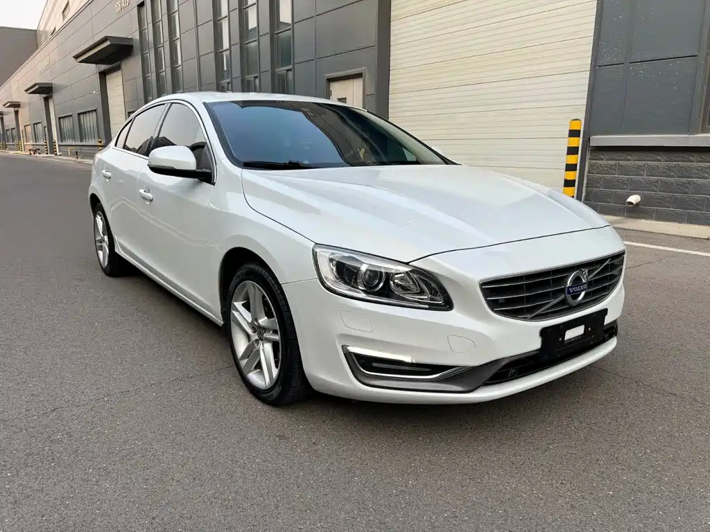Volvo S60 — миниатюра 3