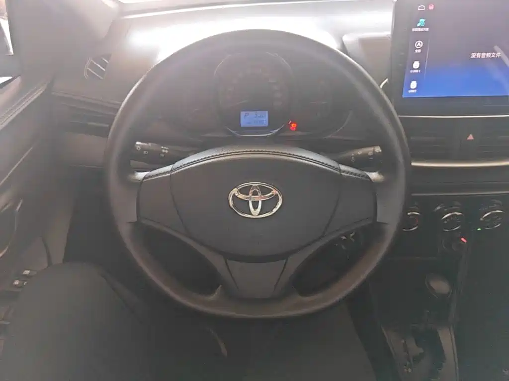 Toyota Yaris L — миниатюра 11