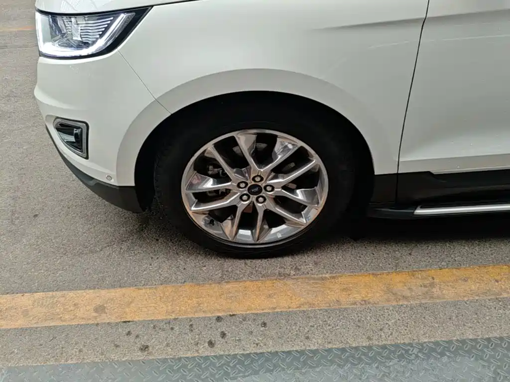 Ford Edge — миниатюра 23
