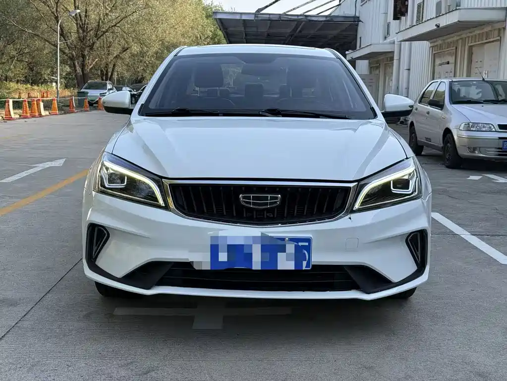 Geely Emgrand — миниатюра 2