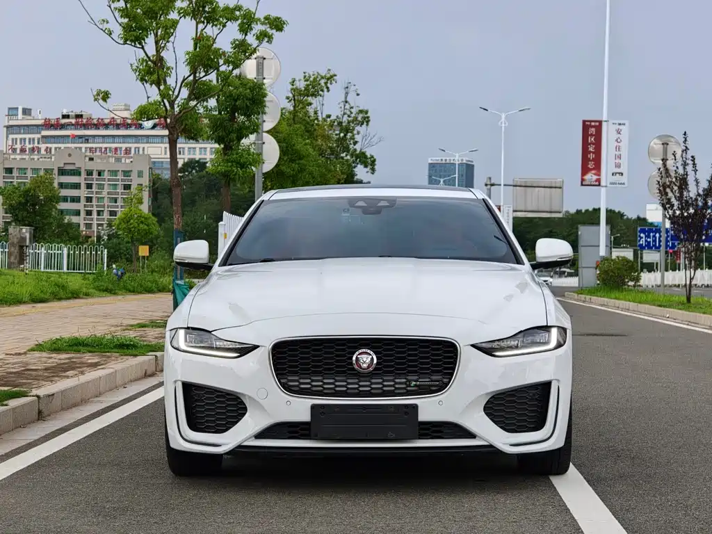 Jaguar XEL — миниатюра 2