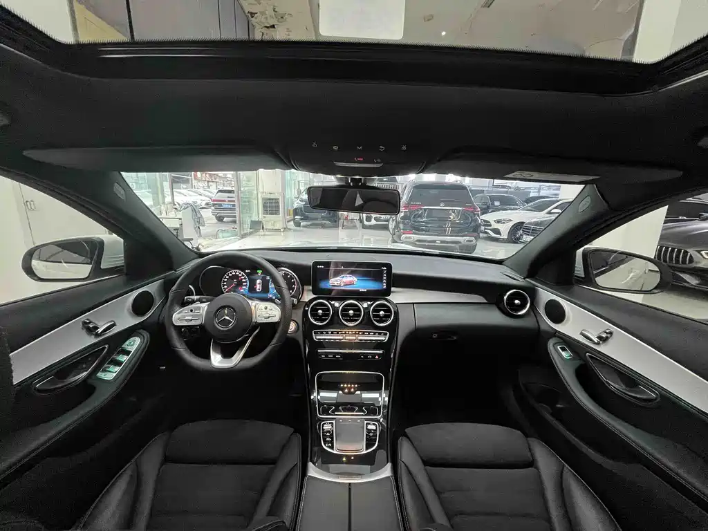 Mercedes-Benz C-Class — миниатюра 12