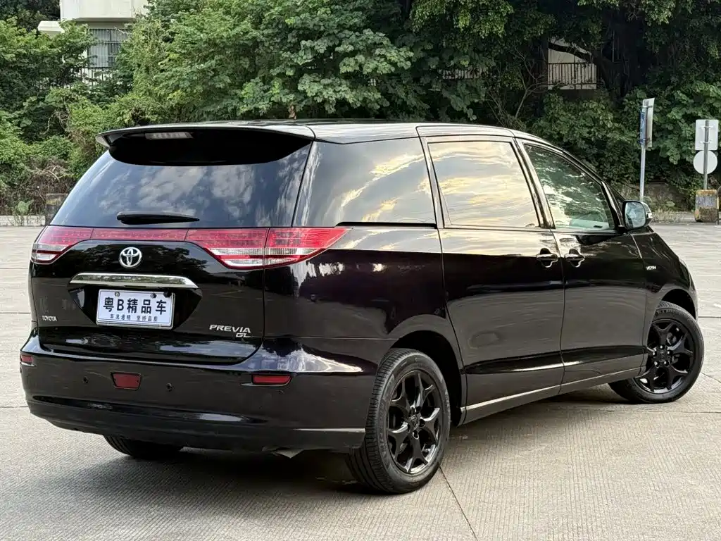 Toyota Previa — миниатюра 7