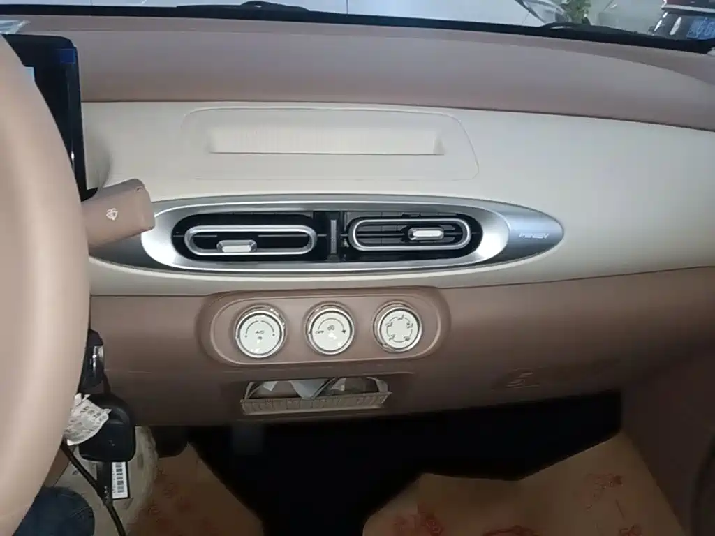 Wuling MINIEV — миниатюра 13