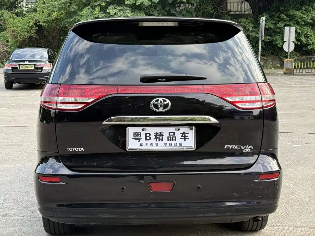 Toyota Previa — миниатюра 4
