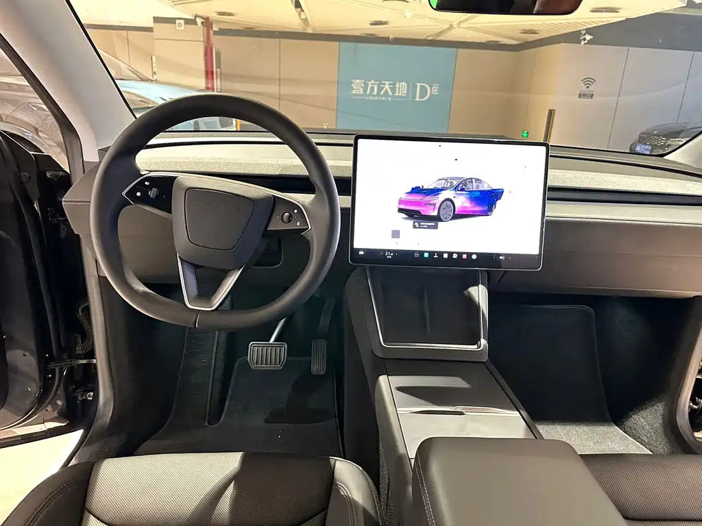Tesla Model Y — миниатюра 9