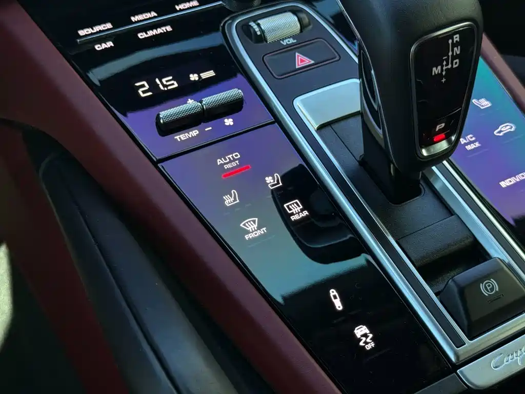 Porsche Cayenne Hybrid — миниатюра 21
