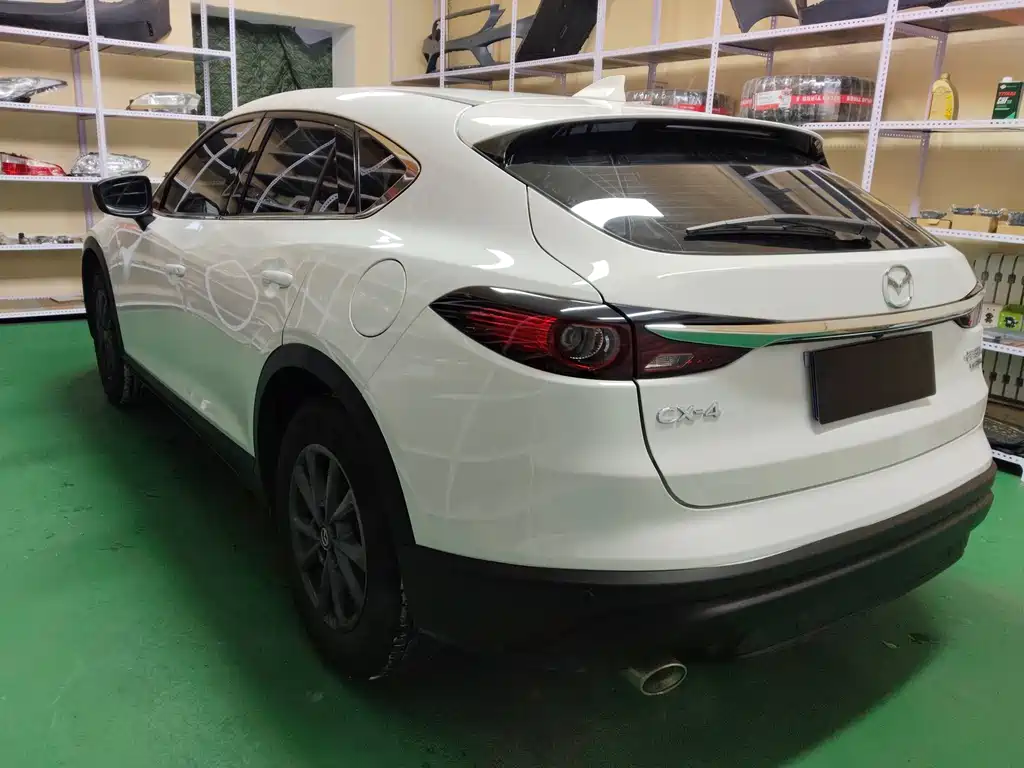 MAZDA CX 4
