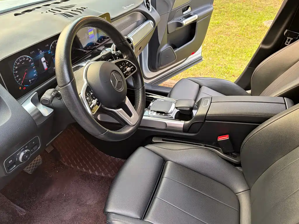 Mercedes-Benz GLB — миниатюра 12