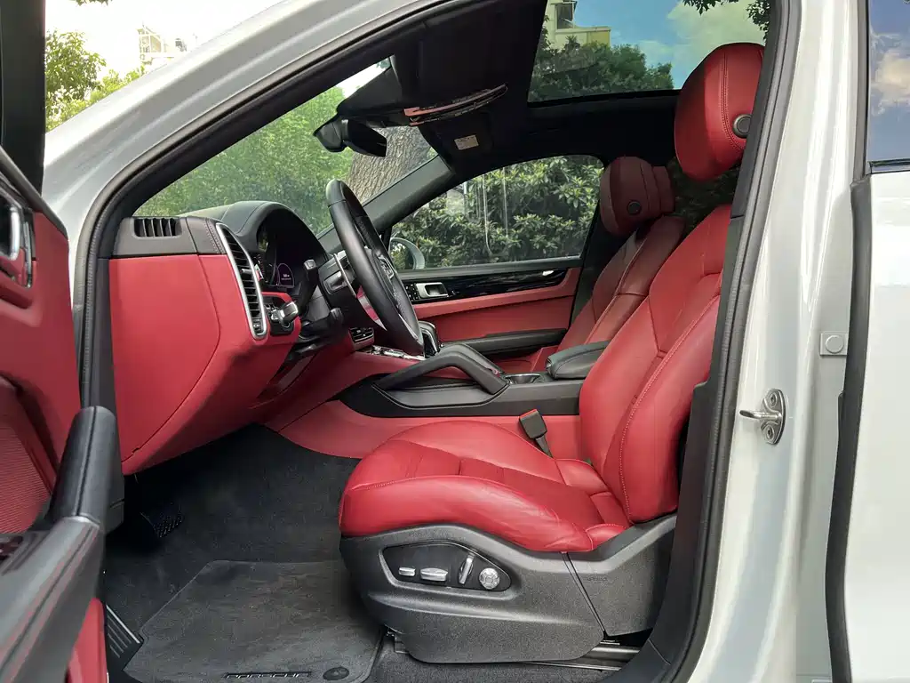 Porsche Cayenne — миниатюра 5