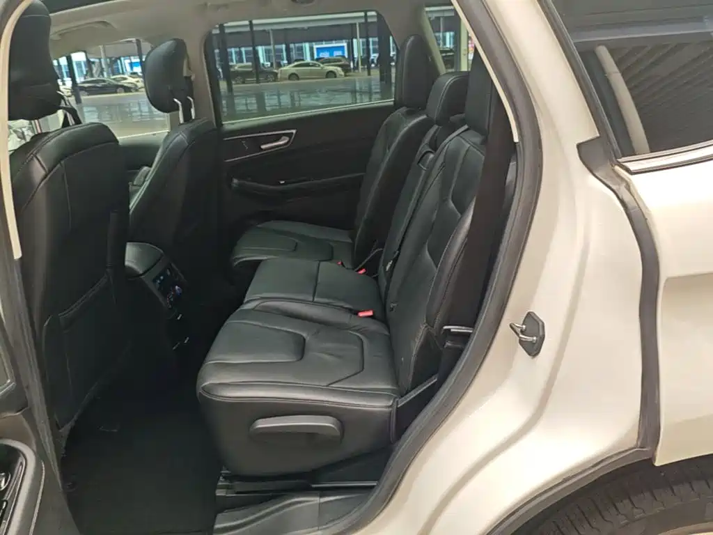 Ford Edge — миниатюра 17