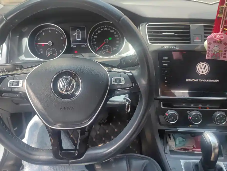 Volkswagen Golf — миниатюра 12