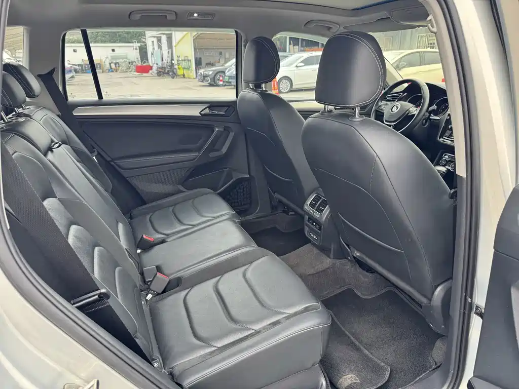 Volkswagen Tiguan L — миниатюра 8