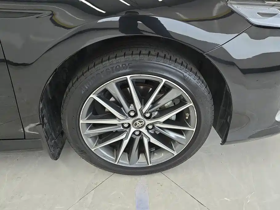 Toyota Camry — миниатюра 6