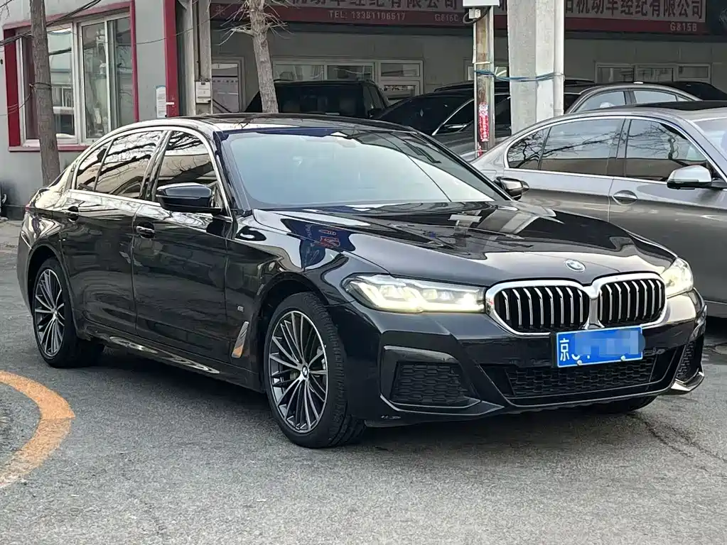 BMW 5 SERIES