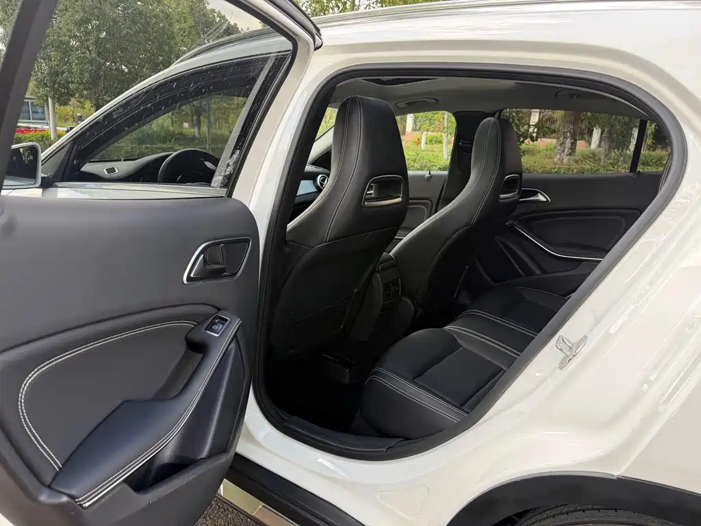 Mercedes-Benz GLA — миниатюра 19