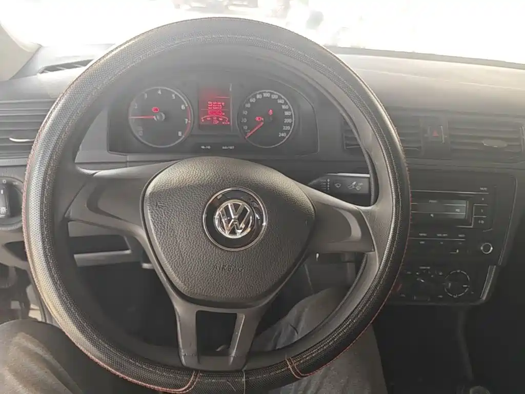 Volkswagen Santana — миниатюра 11