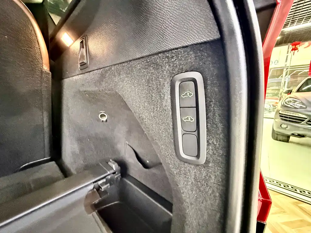 Volvo XC90 — миниатюра 21