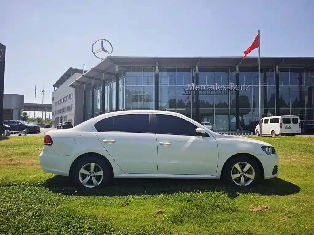 Volkswagen Lavida — миниатюра 4