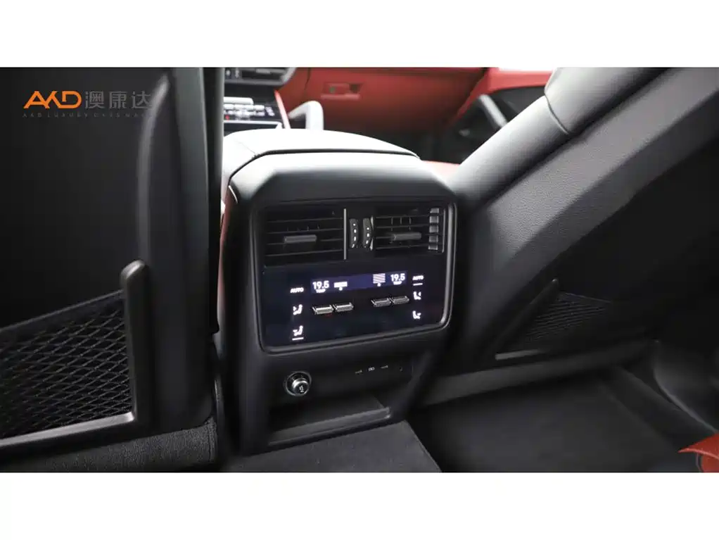 Porsche Cayenne — миниатюра 9