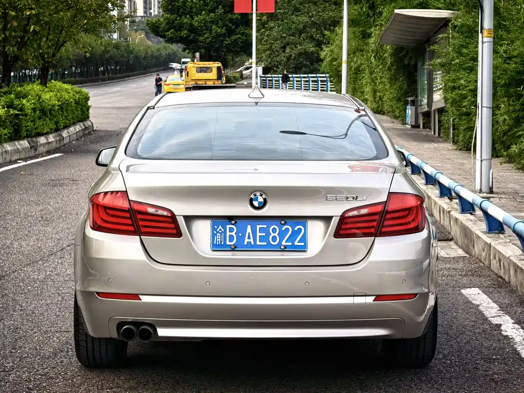 BMW 5 Series — миниатюра 5