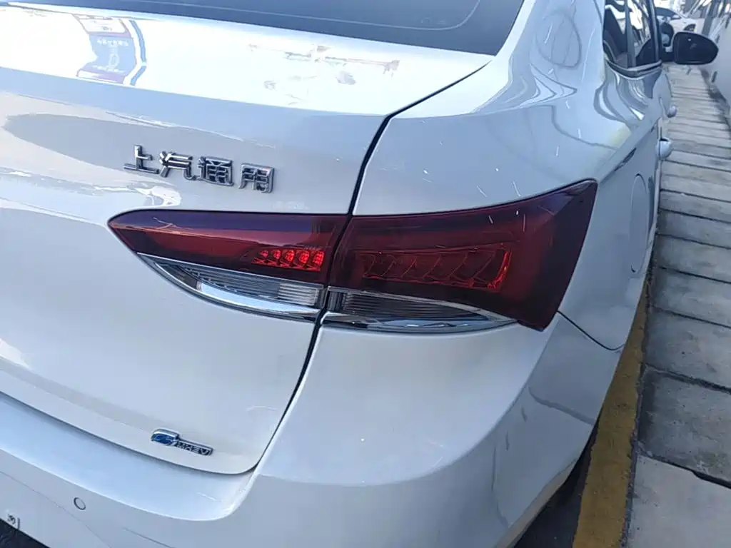 Buick Excelle — миниатюра 8