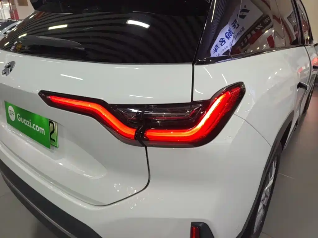 NIO ES6 — миниатюра 8