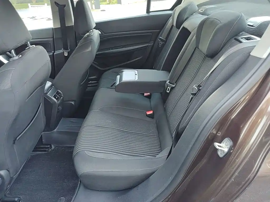 Peugeot 408 — миниатюра 17