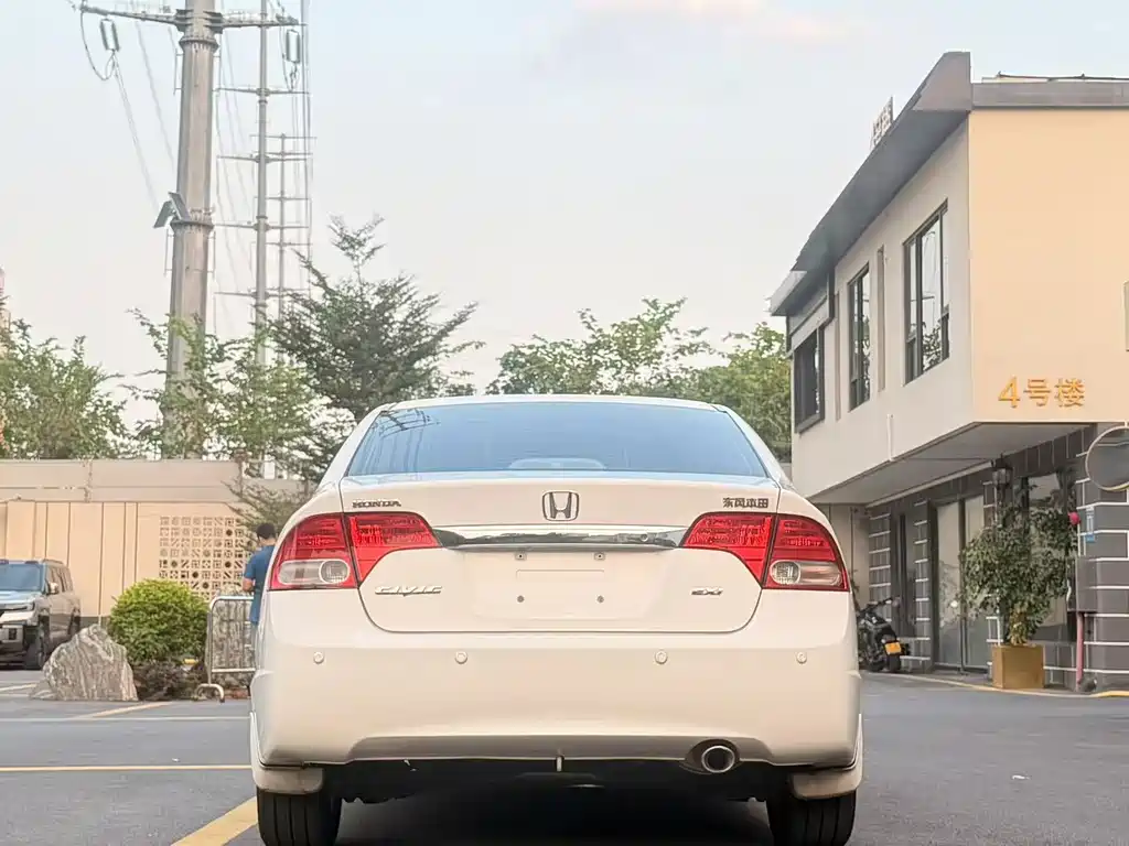 Honda Civic — миниатюра 5