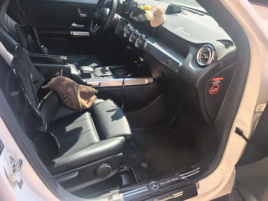Mercedes-Benz GLB — миниатюра 8