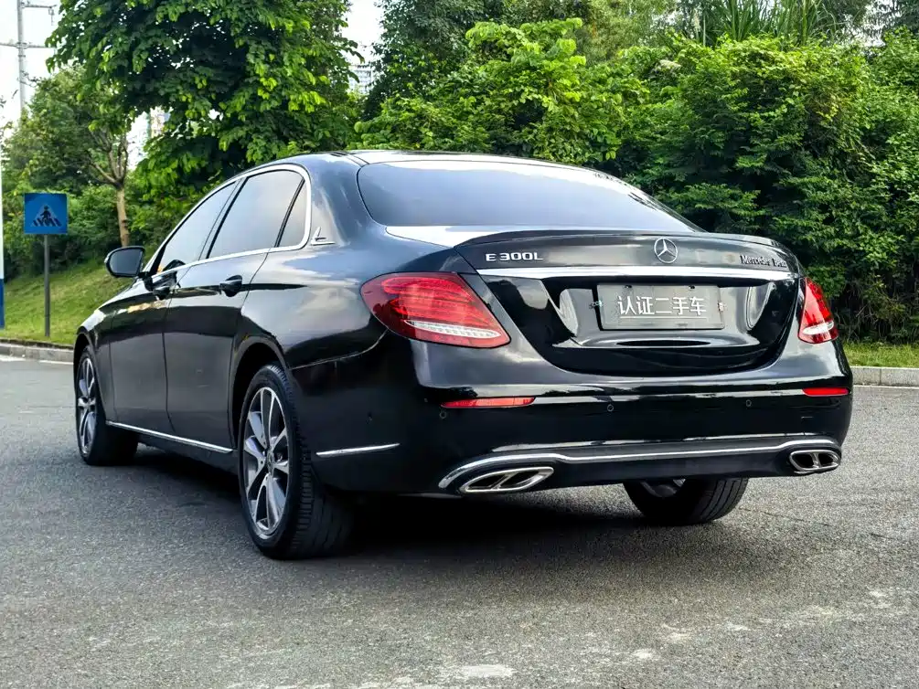 Mercedes-Benz E-Class — миниатюра 5