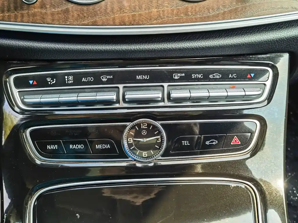 Mercedes-Benz E-Class — миниатюра 26