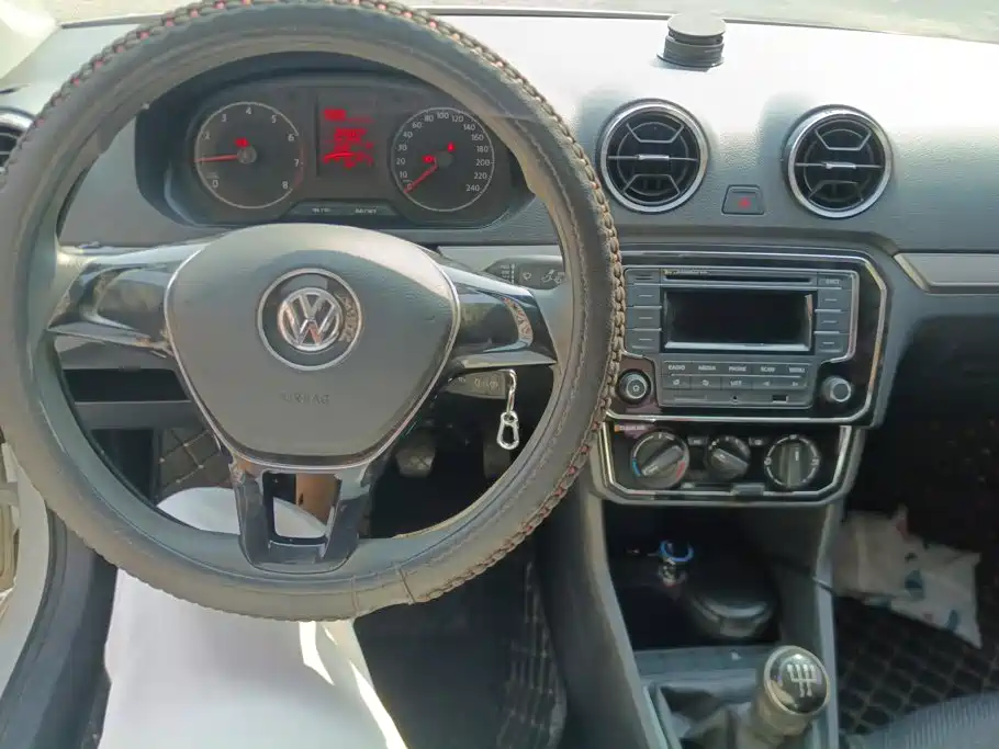 Volkswagen Jetta — миниатюра 12