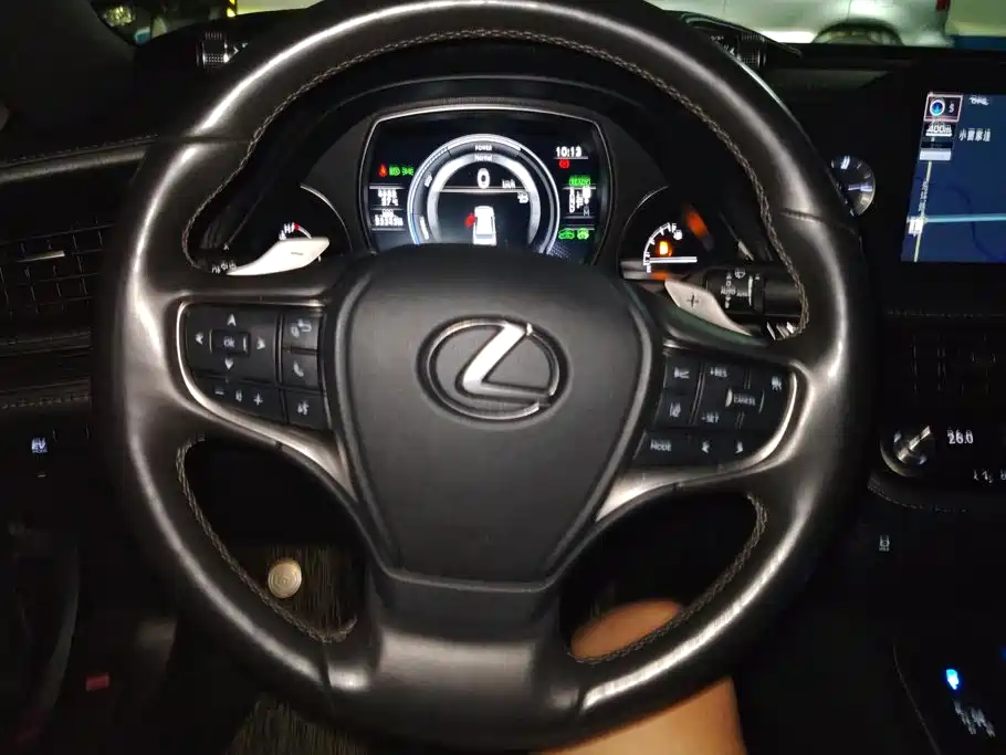 Lexus LS — миниатюра 15