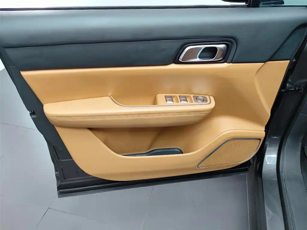 Li Auto Li ONE — миниатюра 17