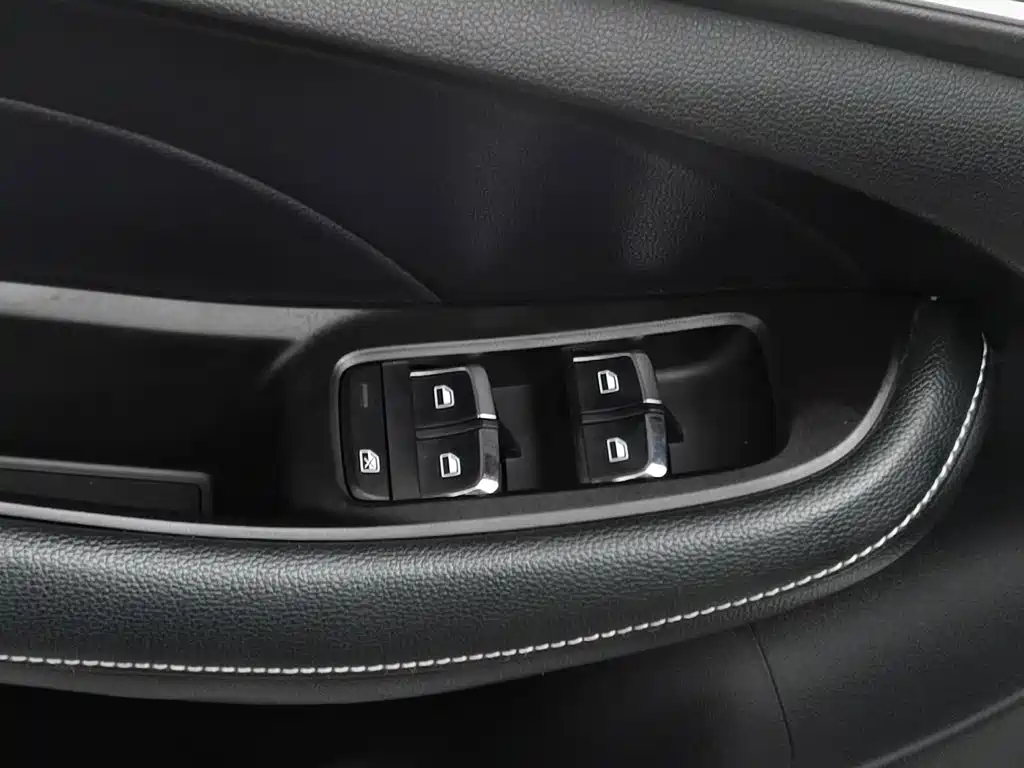 Roewe Ei5 — миниатюра 9