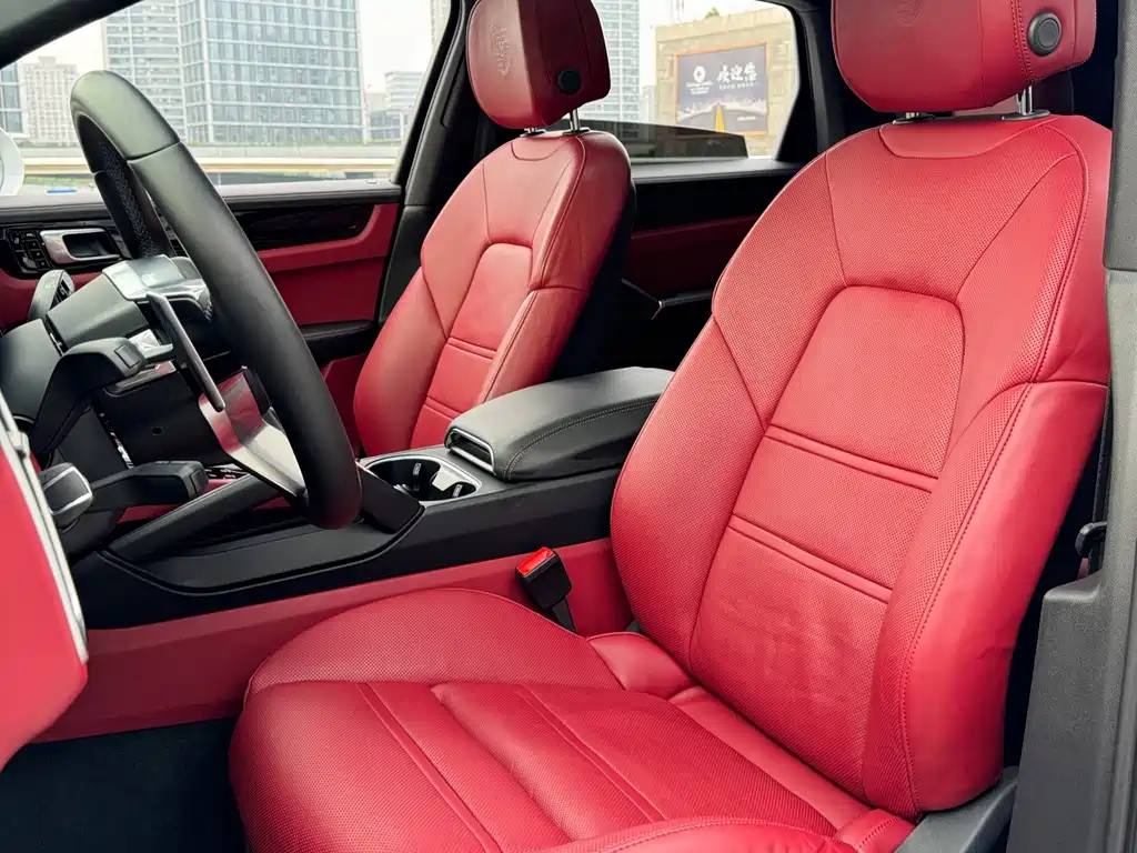 Porsche Cayenne — миниатюра 6