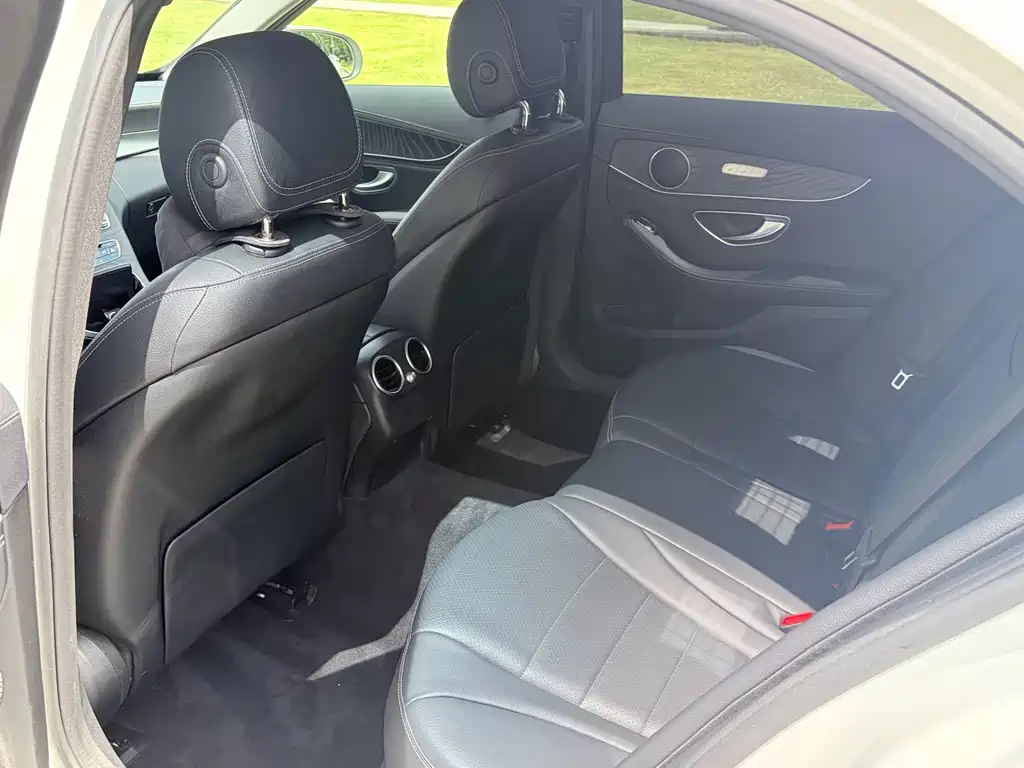 Mercedes-Benz C-Class — миниатюра 8