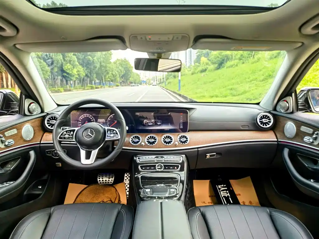 Mercedes-Benz E-Class — миниатюра 8