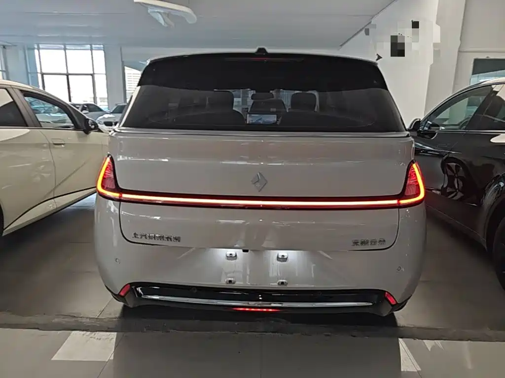 Baojun Yunduo — миниатюра 6
