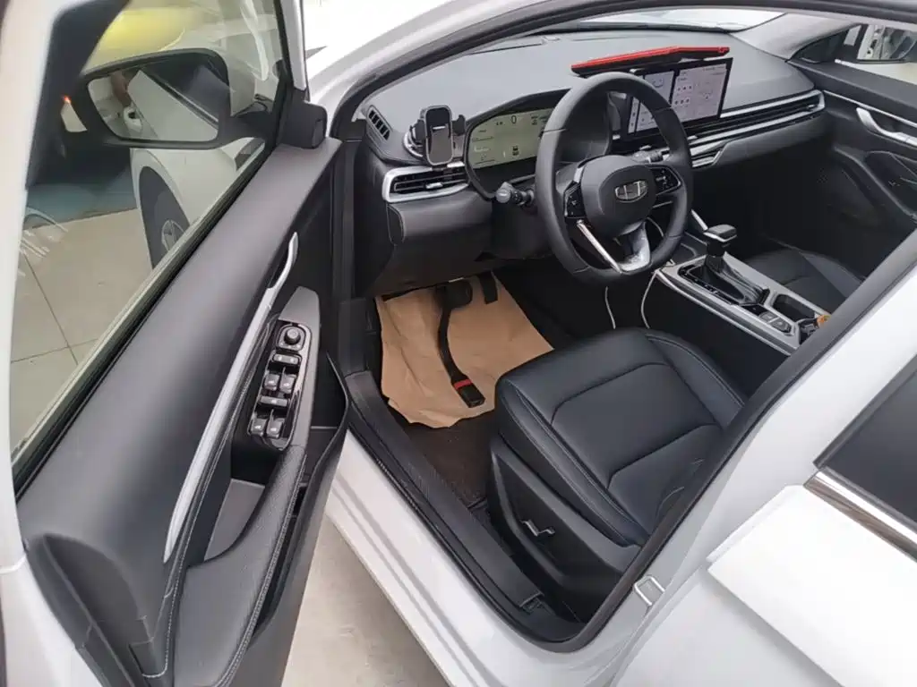 Geely Emgrand — миниатюра 16