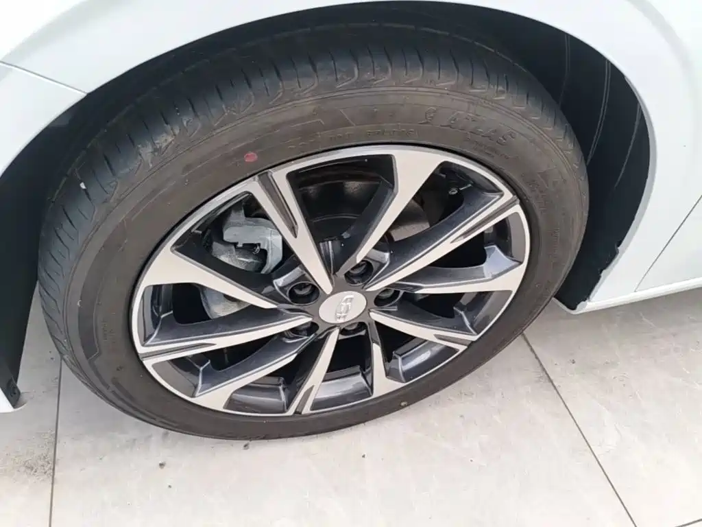 Geely Emgrand — миниатюра 23